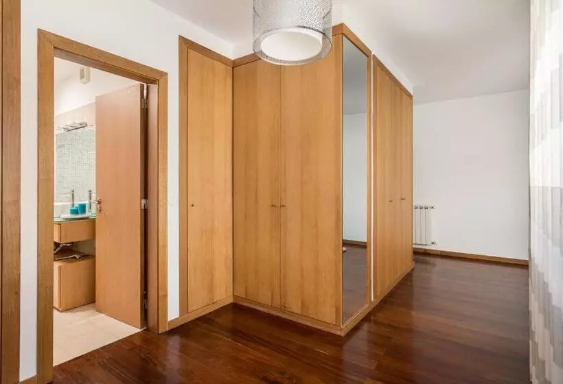 Joivy Sleek House Balcony & 2 Terraces In Porto