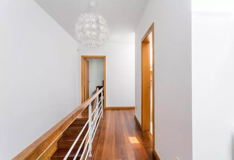 Joivy Sleek House Balcony & 2 Terraces In Porto