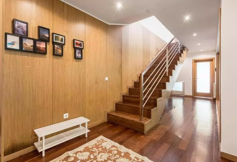 Joivy Sleek House Balcony & 2 Terraces In Porto