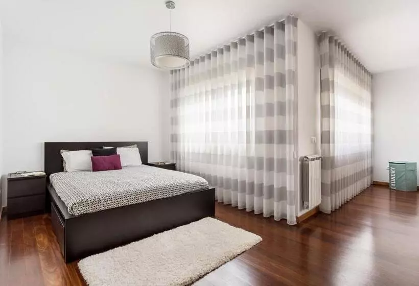 Joivy Sleek House Balcony & 2 Terraces In Porto