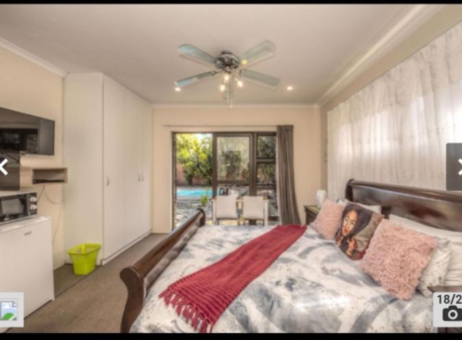 Bed & Breakfast Blues Bnb