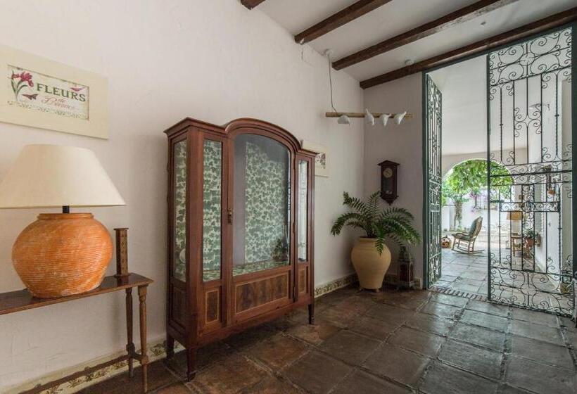 تختخواب و صبحانه Patio Márquez