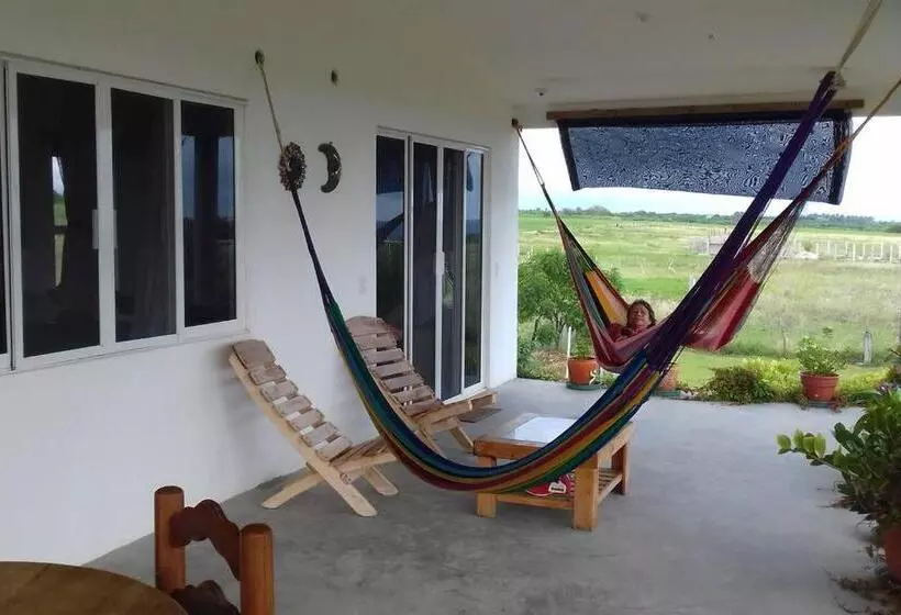 Hotelli Casa Colibrí Agua Blanca