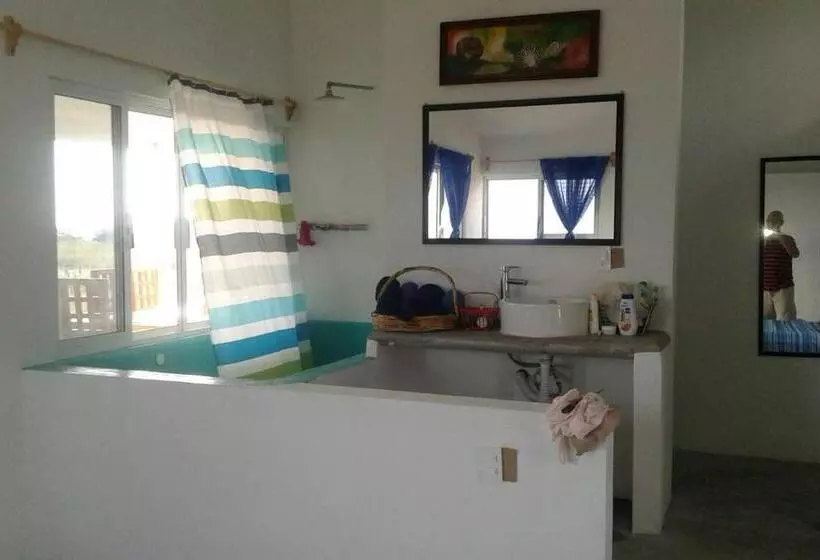 Hotelli Casa Colibrí Agua Blanca