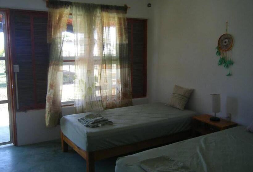 Отель Casa Colibrí Agua Blanca