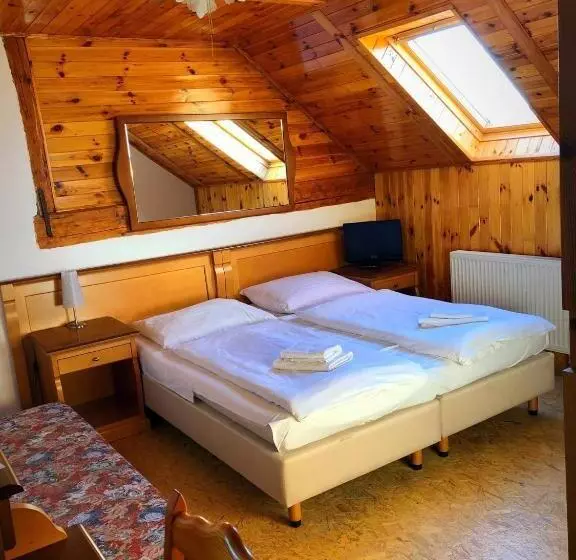 Retkeilymaja Hostinec Selský Dvůr