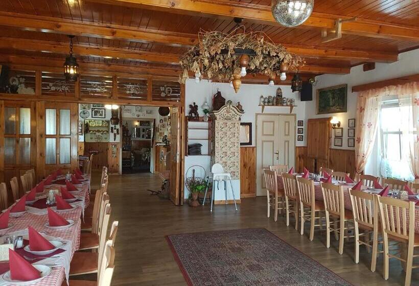 ユースホステル Hostinec Selský Dvůr