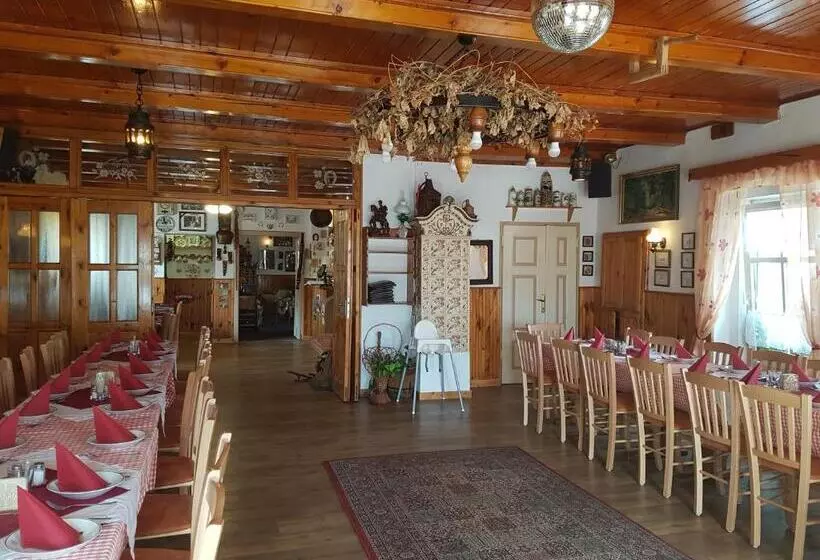 Retkeilymaja Hostinec Selský Dvůr