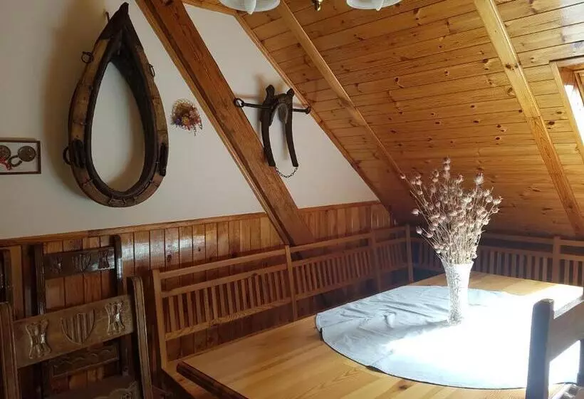 Retkeilymaja Hostinec Selský Dvůr