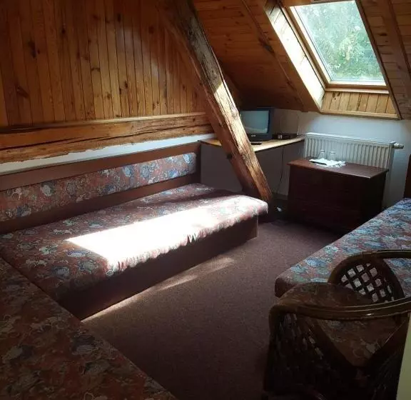 Retkeilymaja Hostinec Selský Dvůr