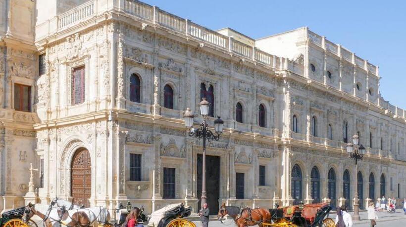 تختخواب و صبحانه Casa Palacio El Condestable De Sevilla