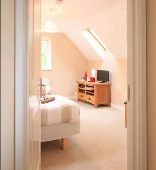 Aamiaismajoitus (B&B) Cleeves Cottage