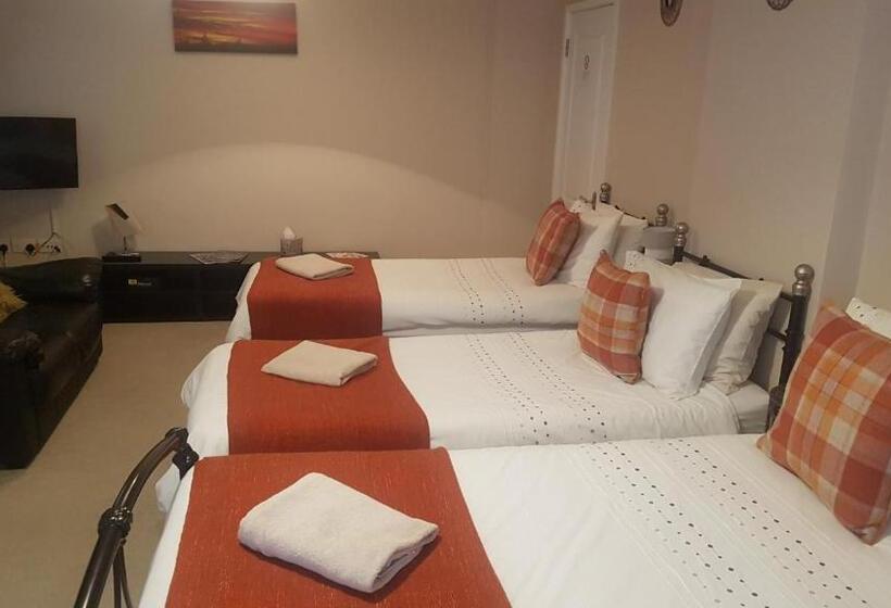 צימר Cleeves Cottage