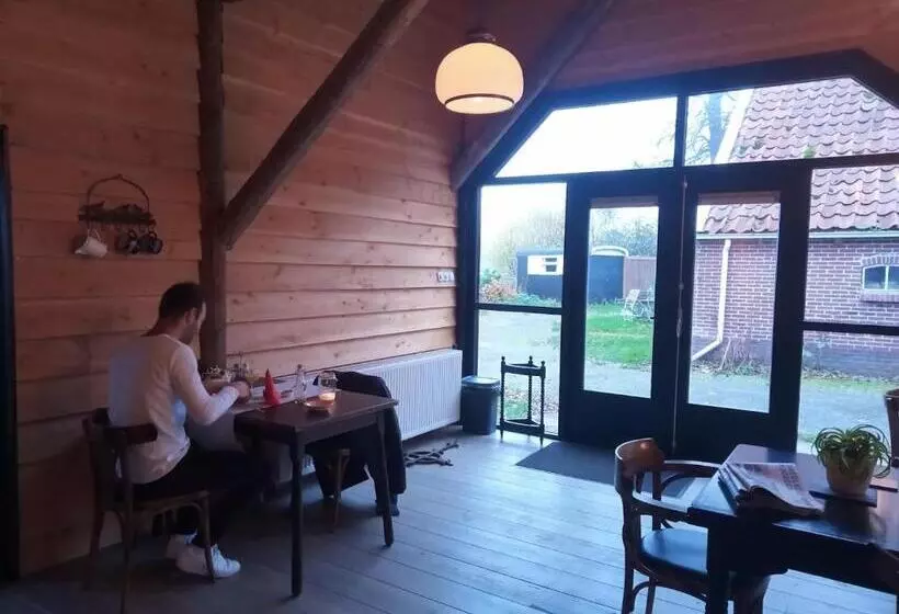 ベッドアンドブレックファースト Pipowagen Lidewei Groningen Westerwolde Unieke Ligging Met Eigen Tuin En Vrij Uitzicht Over Veld Naa