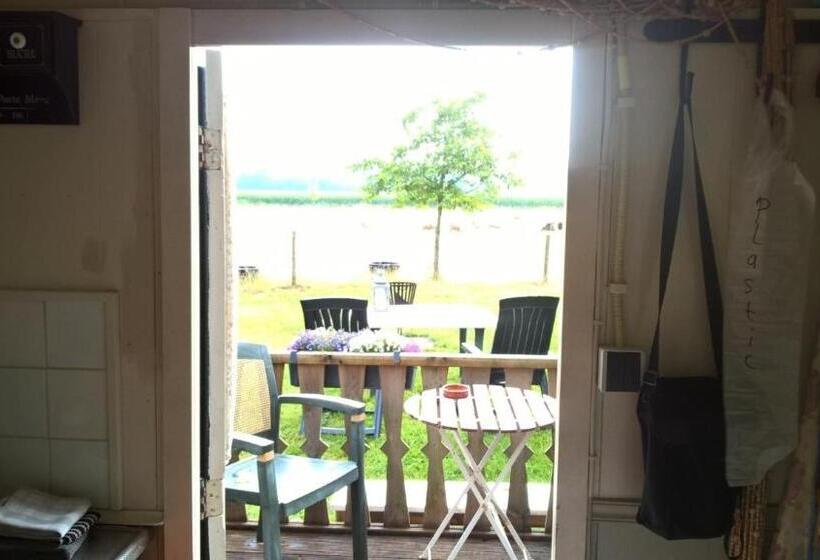 Bed and Breakfast Pipowagen Lidewei Groningen Westerwolde Unieke Ligging Met Eigen Tuin En Vrij Uitzicht Over Veld Naa
