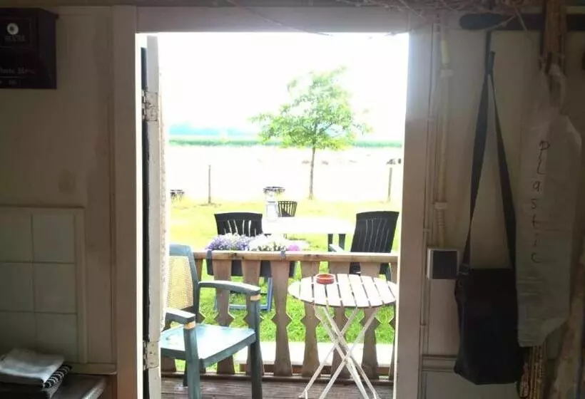 ベッドアンドブレックファースト Pipowagen Lidewei Groningen Westerwolde Unieke Ligging Met Eigen Tuin En Vrij Uitzicht Over Veld Naa