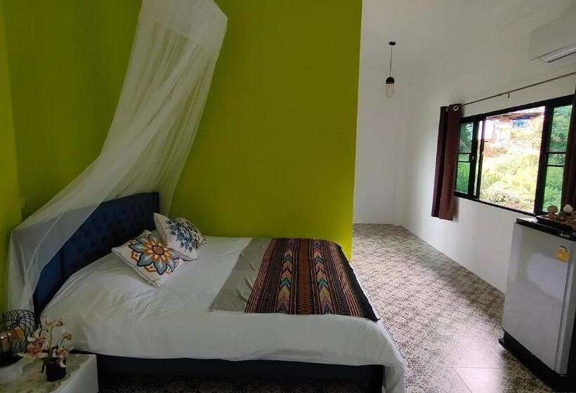 Hotel บ้านภูคำฟ้า ดอยปู่ไข่ Baan Phu Kham Fah