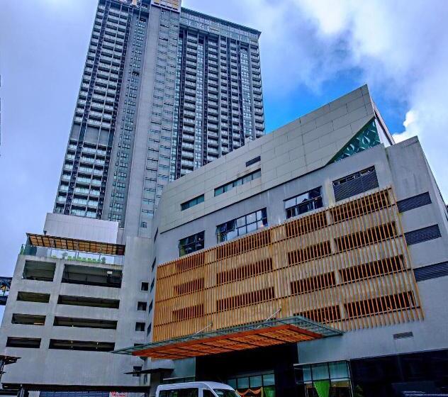 هتل Sky D Mont Suites