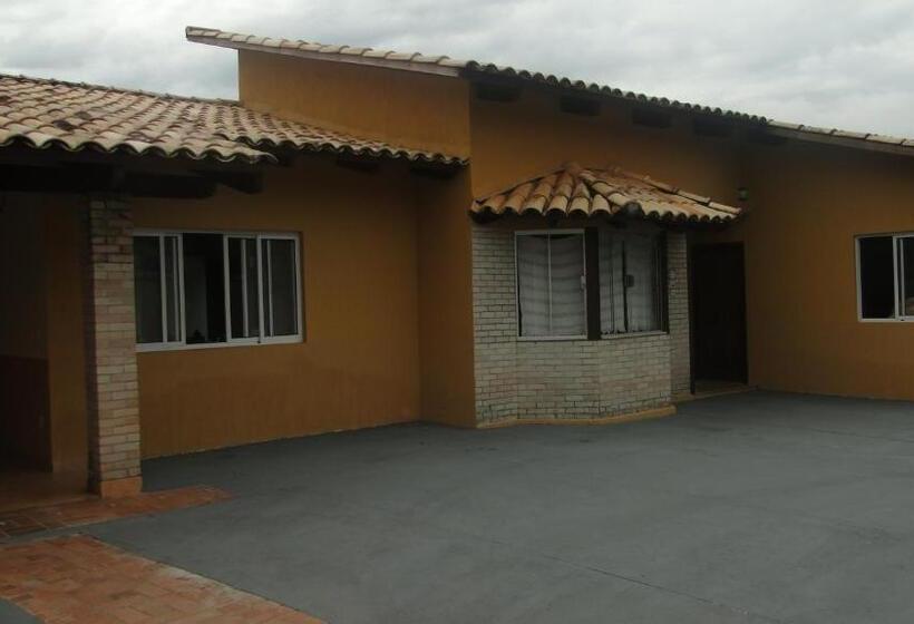 پانسیون Casa Da Dinda