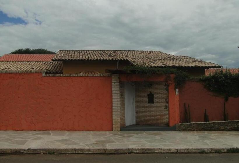 پانسیون Casa Da Dinda