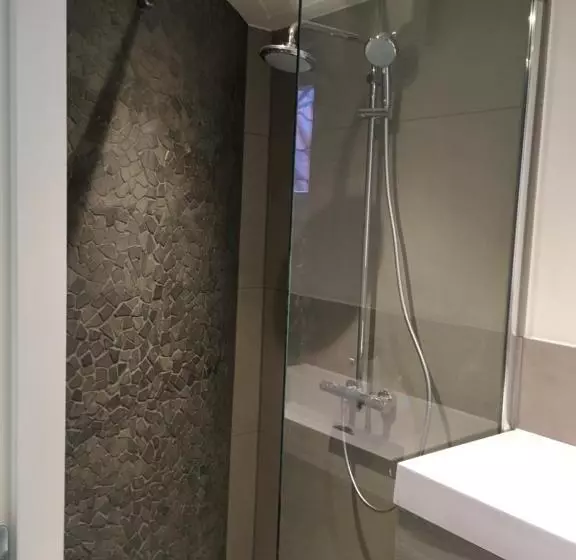 پانسیون Kangaroom
