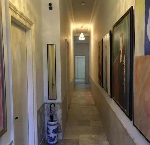 پانسیون Kangaroom