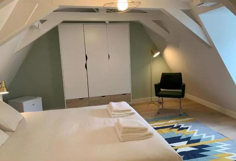 پانسیون Kangaroom