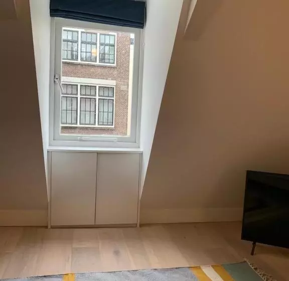 پانسیون Kangaroom