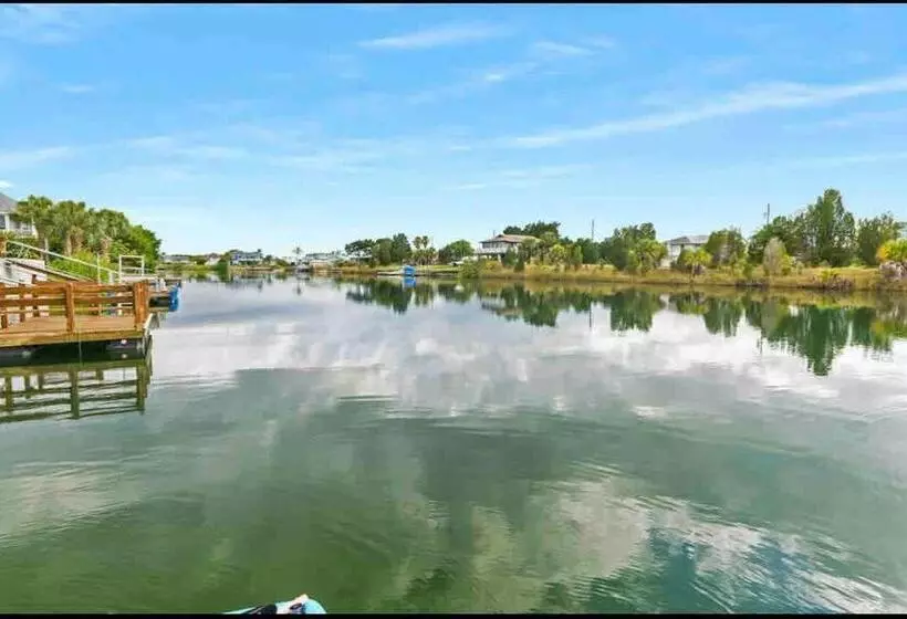 Saltwaterpool  Gameroom  Tropical Sunsets   Kayaks   Fishing