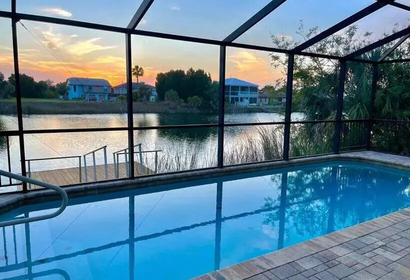 Saltwaterpool  Gameroom  Tropical Sunsets   Kayaks   Fishing