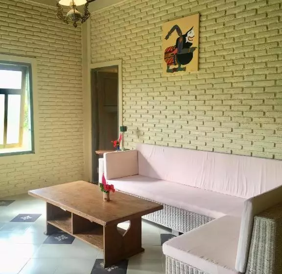 ユースホステル Amrita Villa Sidemen