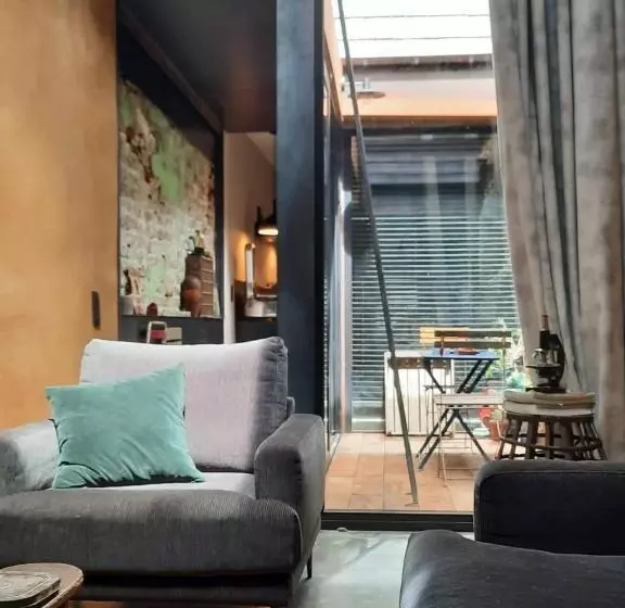 Gîte Redouté Agréable Maison De Ville Avec Cour Intérieure