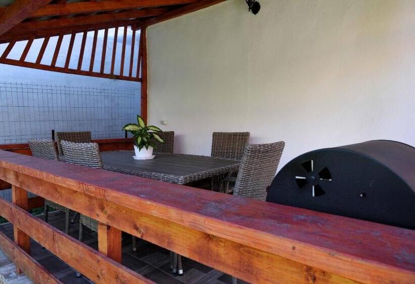 پانسیون Casa Optim