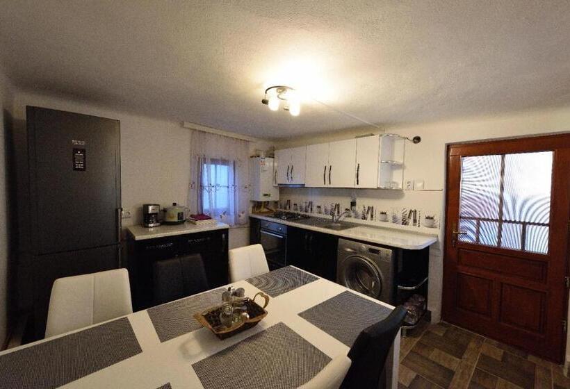 پانسیون Casa Optim