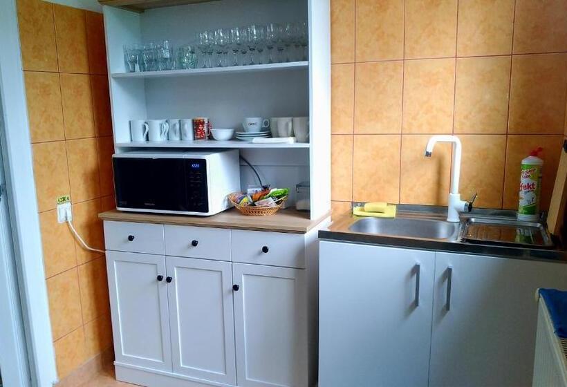 بنسيون Casa Zura