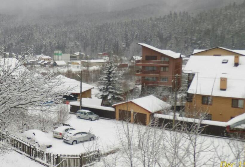 بنسيون Casa Zura