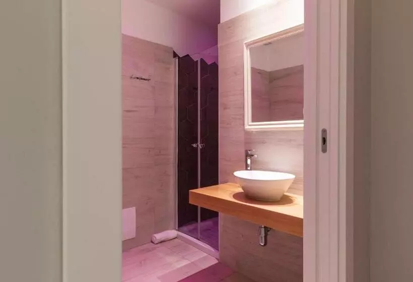 پانسیون Domu Ajaju Guest House