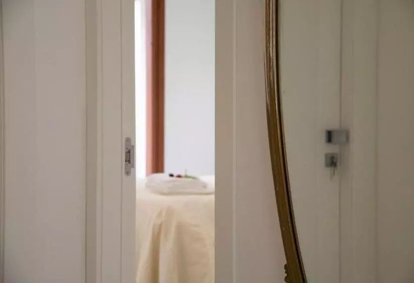 پانسیون Domu Ajaju Guest House