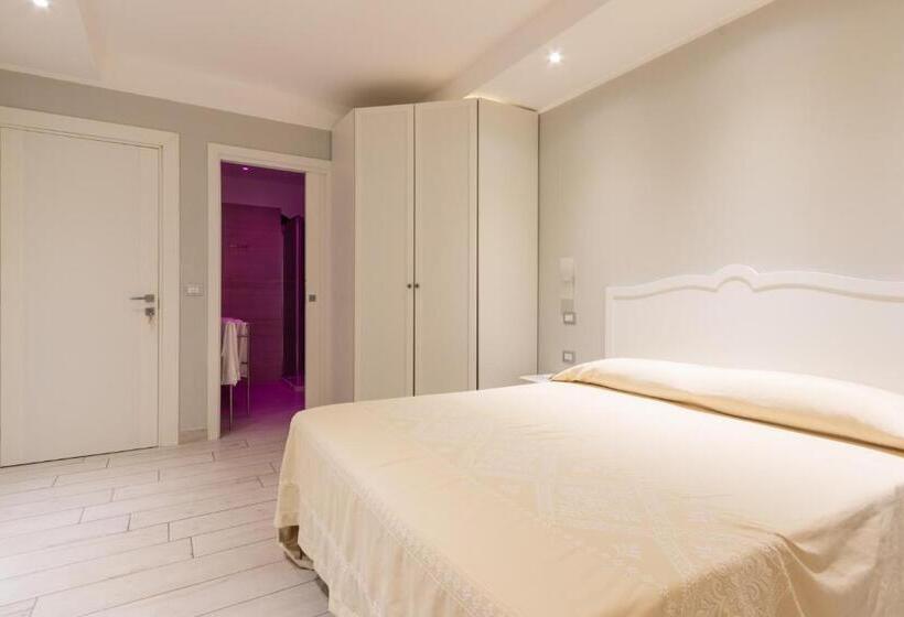 پانسیون Domu Ajaju Guest House