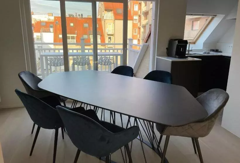 Residentie Square   Nieuwbouw   50 M Van De Zee