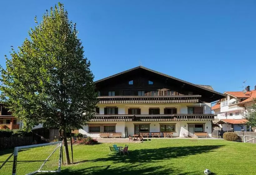 ベッドアンドブレックファースト Garni Volgger