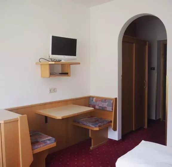 ベッドアンドブレックファースト Garni Volgger