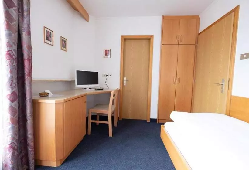 ベッドアンドブレックファースト Garni Volgger