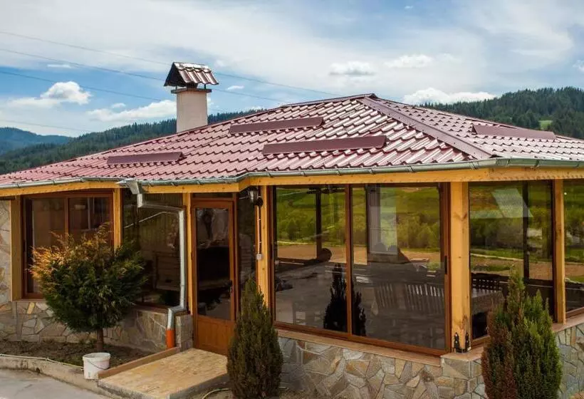 ホテル семеен хотел елеганс   борино