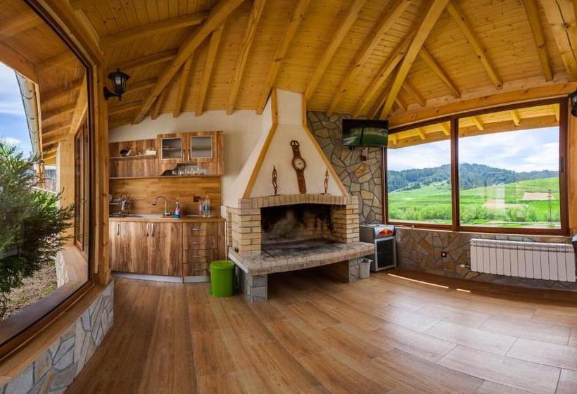 ホテル семеен хотел елеганс   борино