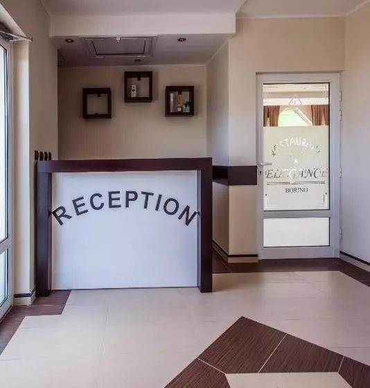 ホテル семеен хотел елеганс   борино