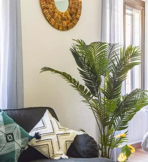 Lumineux   L Amazone   Gare