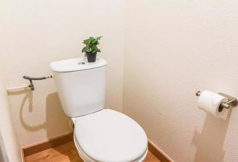 Lumineux   L Amazone   Gare