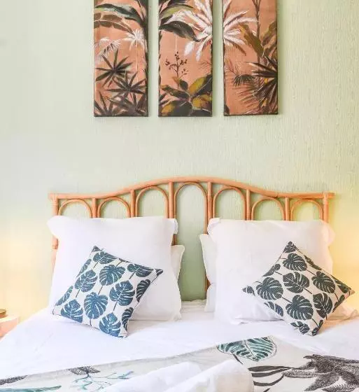 Lumineux   L Amazone   Gare