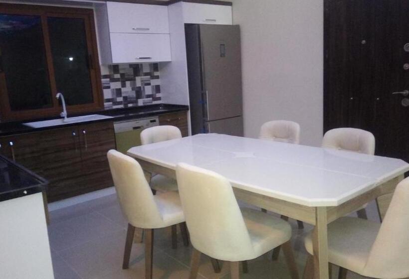 پانسیون Eden Blue